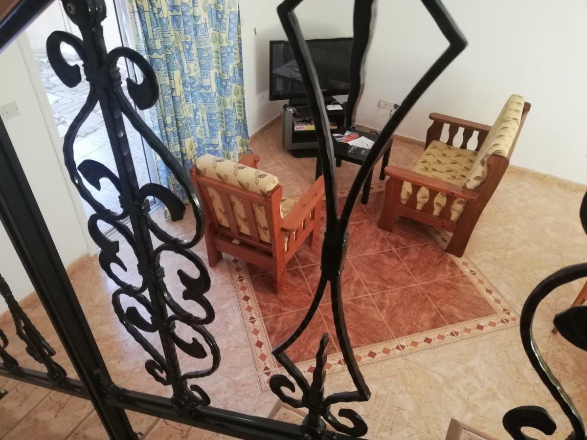 Chriselina Gottage Apartment Paphos Exterior photo